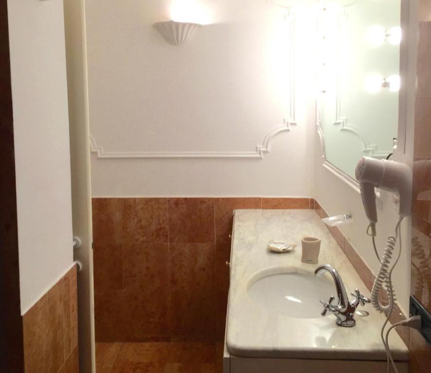 Chiossone Suites Генуа Екстериор снимка